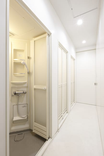 シャワールーム