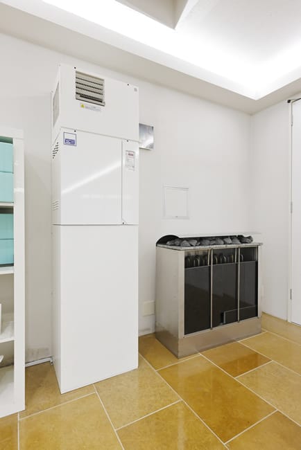 ホットヨガ用 黄土石の岩盤浴